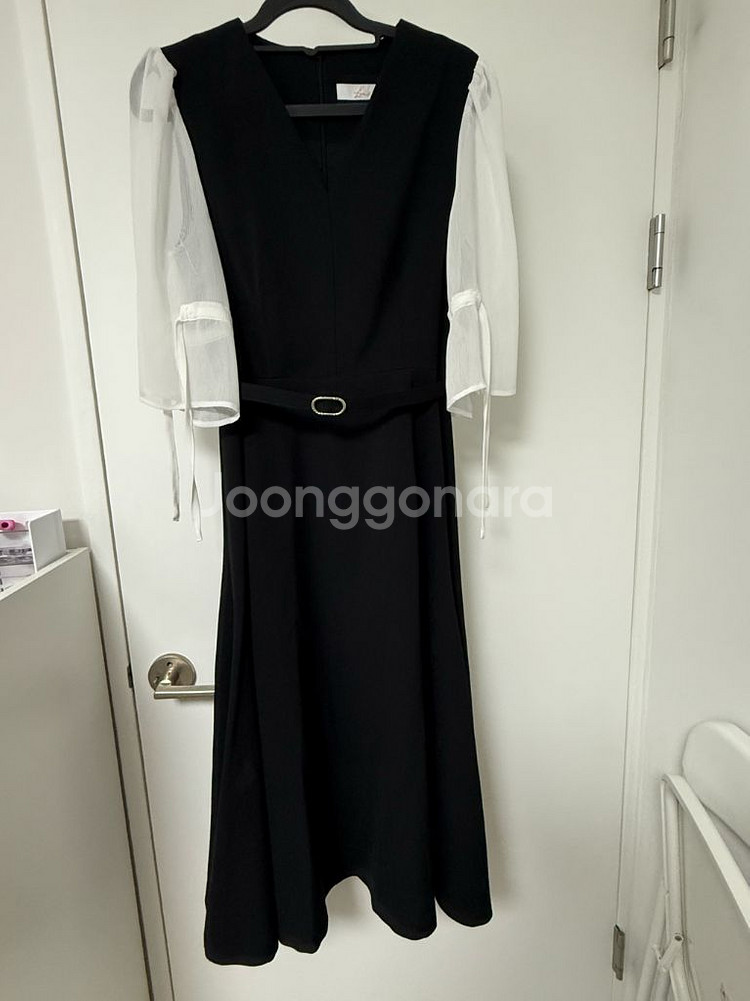 로아르 블랙 쉬폰 소매 원피스--3