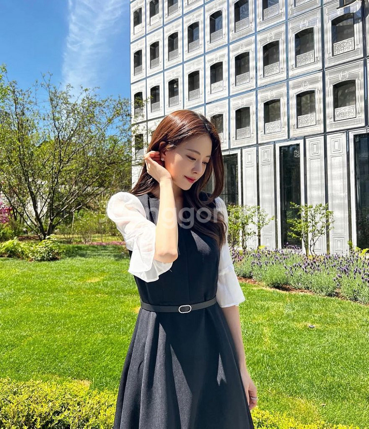 로아르 블랙 쉬폰 소매 원피스--2