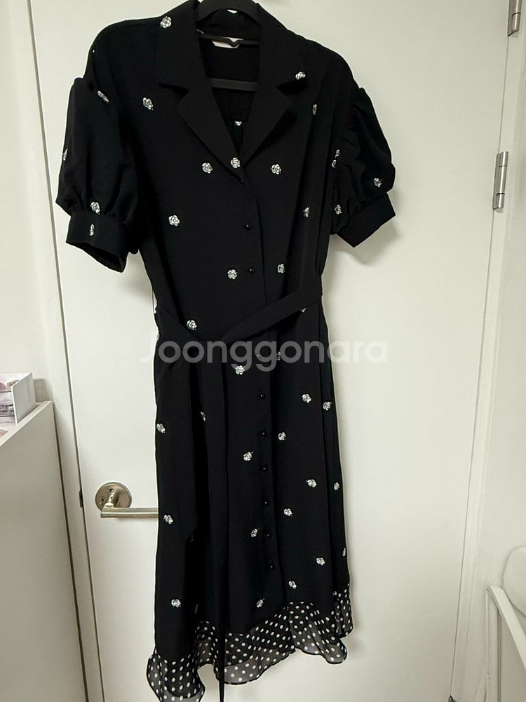 JJ지고트 블랙 플라워 원피스--1