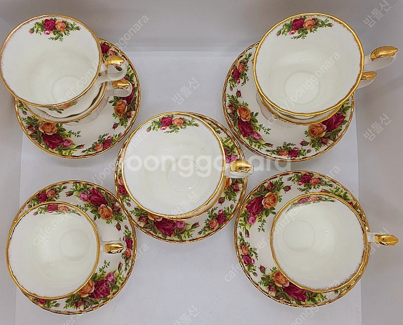 영국 로얄알버트 황실장미찻잔 1조값--2