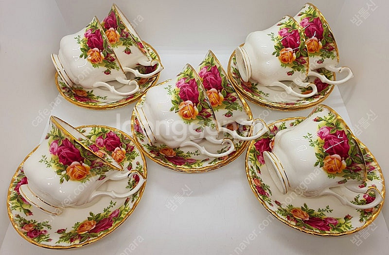 영국 로얄알버트 황실장미찻잔 1조값--3