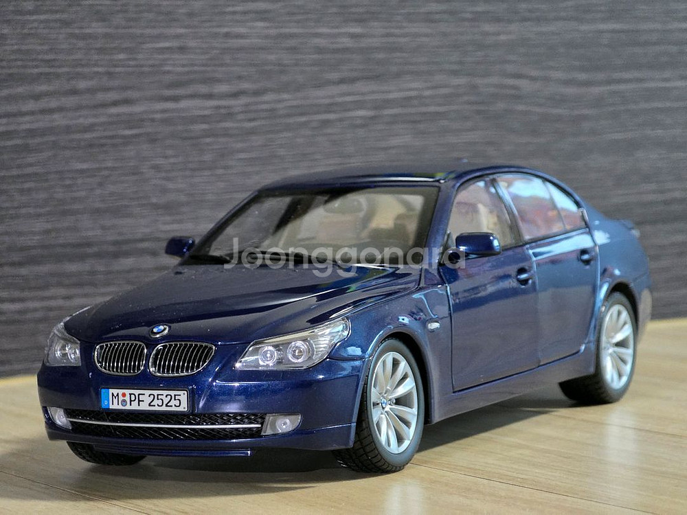 교쇼 BMW E60 5시리즈 545i 다이캐스트--1