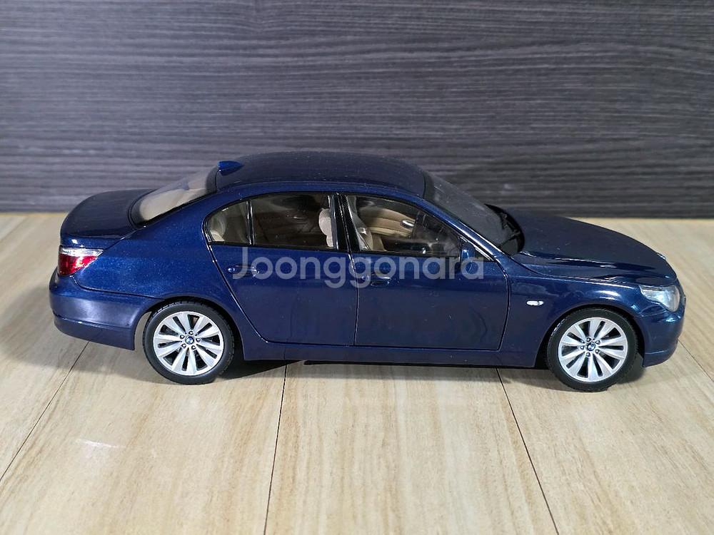 교쇼 BMW E60 5시리즈 545i 다이캐스트--4
