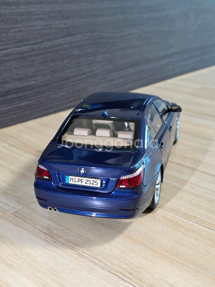 교쇼 BMW E60 5시리즈 545i 다이캐스트--2