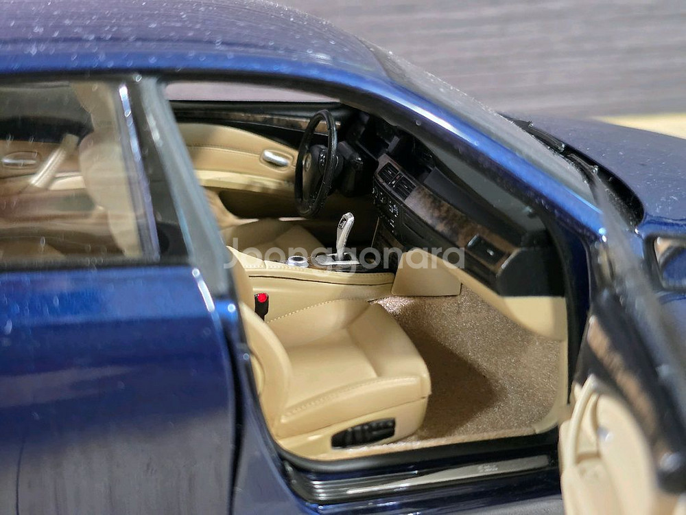 교쇼 BMW E60 5시리즈 545i 다이캐스트--3