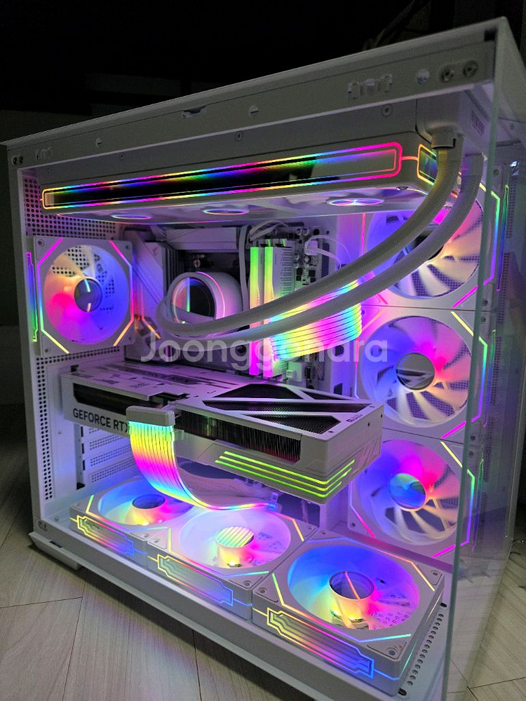 라이젠7 9800X3D RTX5080 화이트 신품PC--0