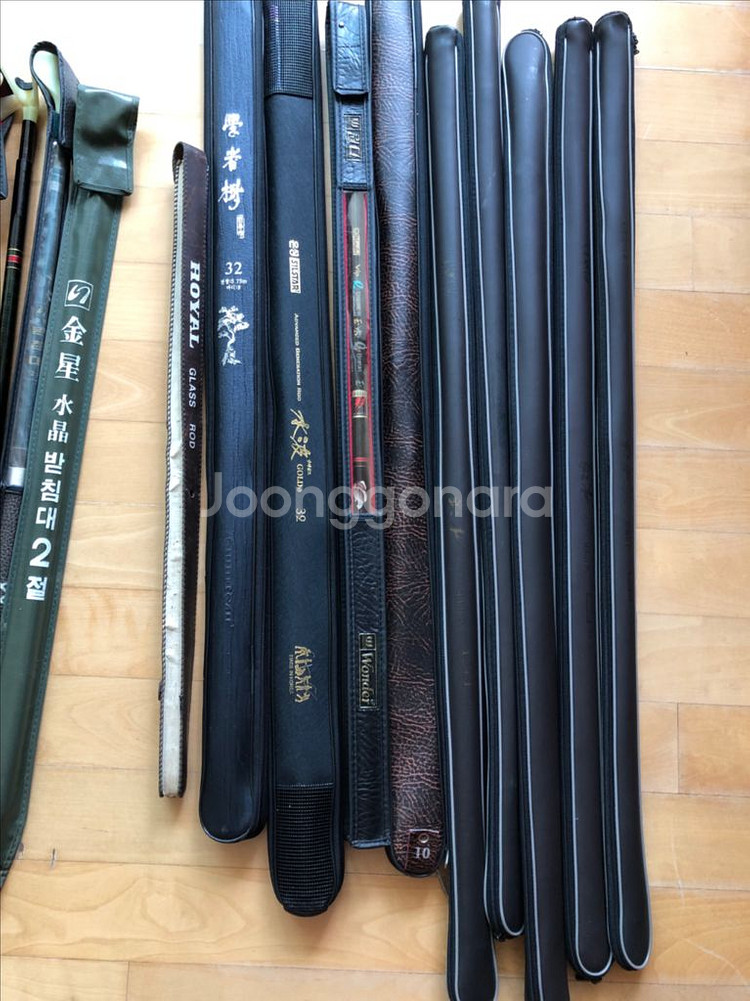 낚시대와 받침대 낚시찌 팝니다--2