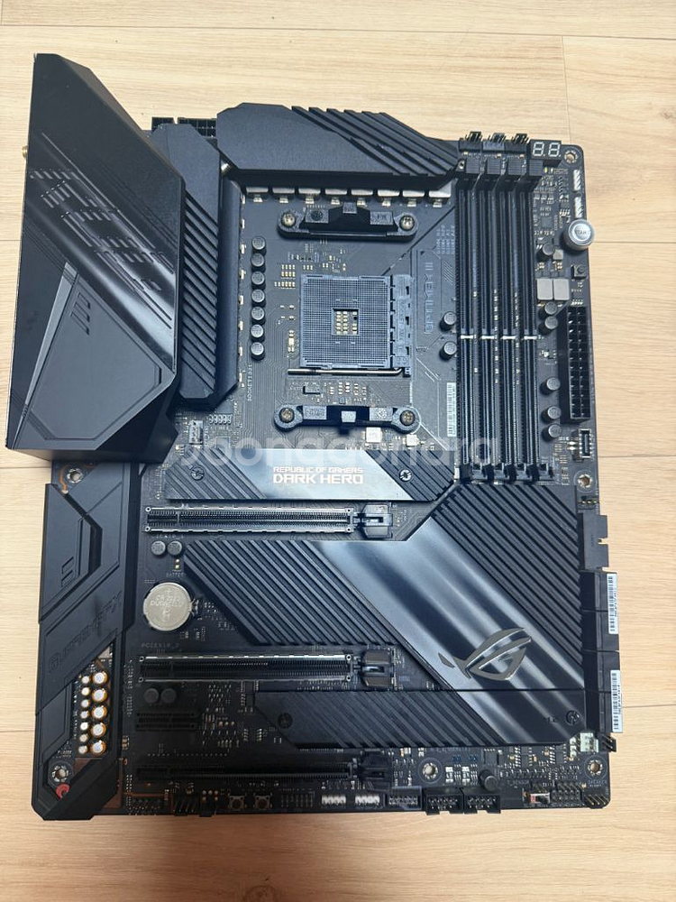 X570 ASUS 다크히어로--1