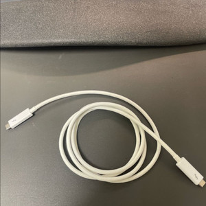 LG 번들용 1.5m 썬더볼트 3 (USB-C) 케이블