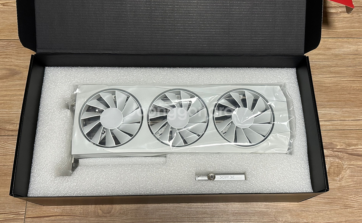 XFX 9070XT 퀵실버 화이트 판매--0