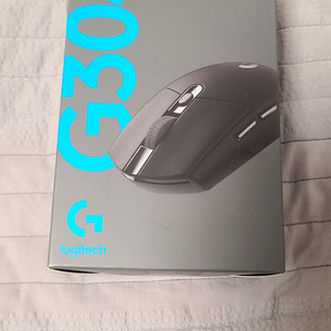 G304마우스 미개봉 블랙 판매합니다.