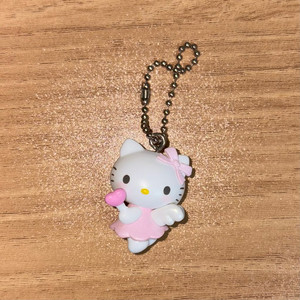 산리오 유메미루 꿈꾸는 스윙 헬로키티 가챠 키링