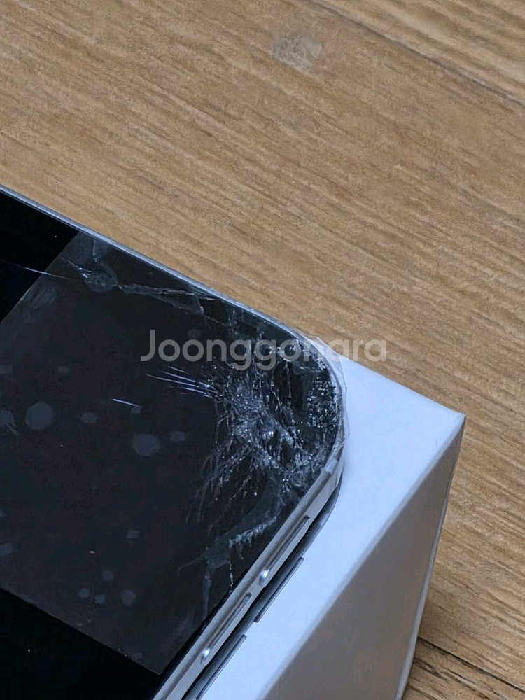 아이패드 프로 M4 13 파손--6
