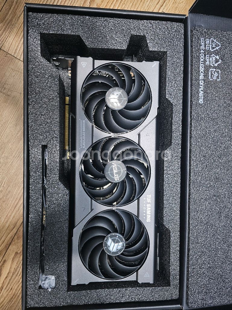 ASUS RADEON RX 7700 XT 12GB--1