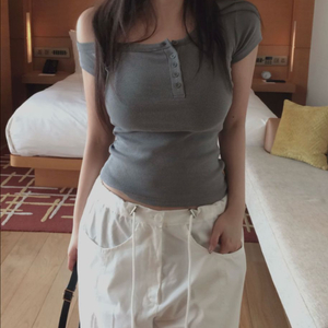 히프나틱 언발 오프 티셔츠 화이트 아이보리 원오프숄더