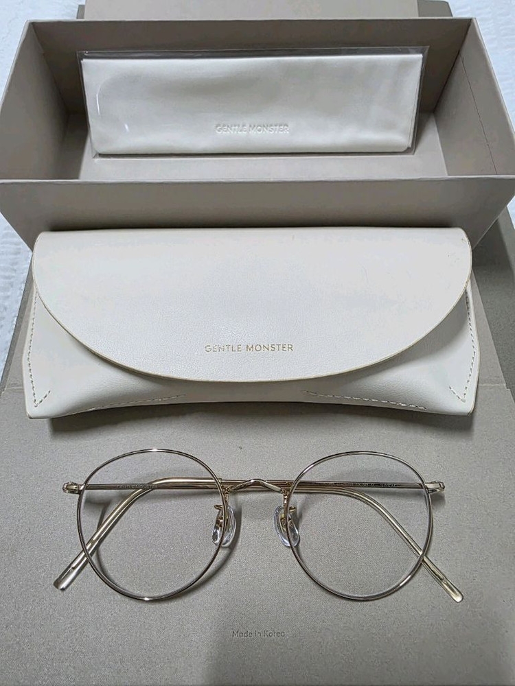 젠틀몬스터 안경 이미지