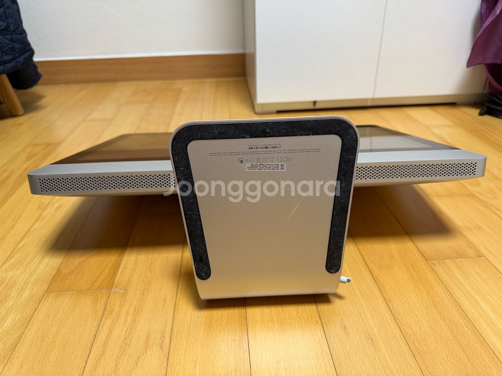 Apple iMac A1311 21.5 Desktop--2