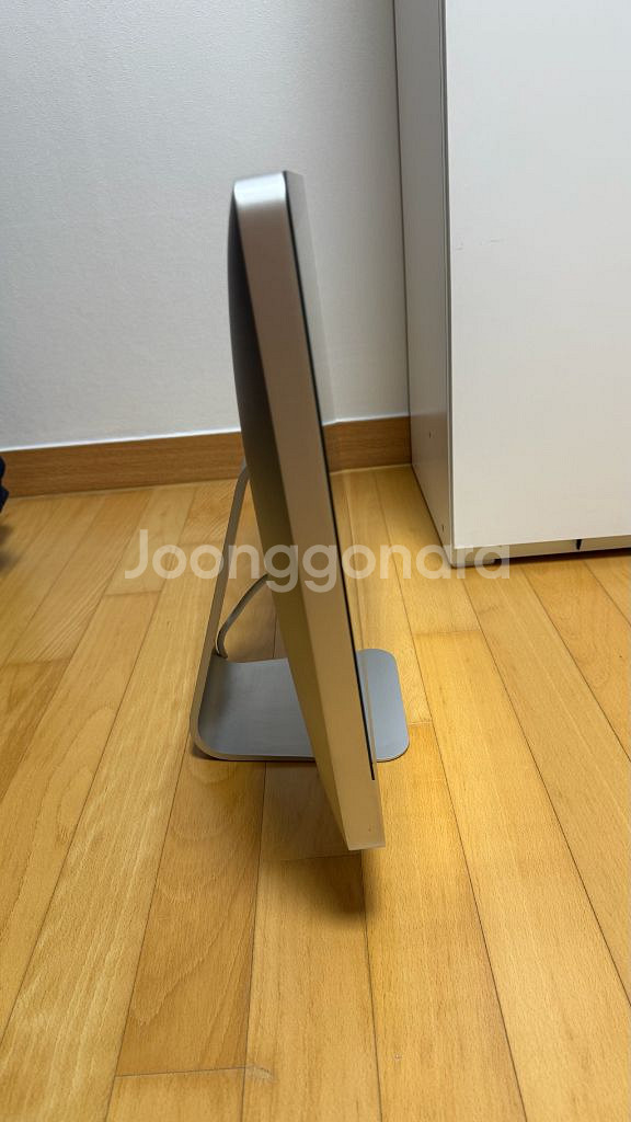 Apple iMac A1311 21.5 Desktop--6