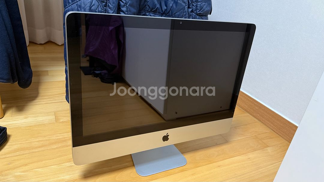 Apple iMac A1311 21.5 Desktop--7