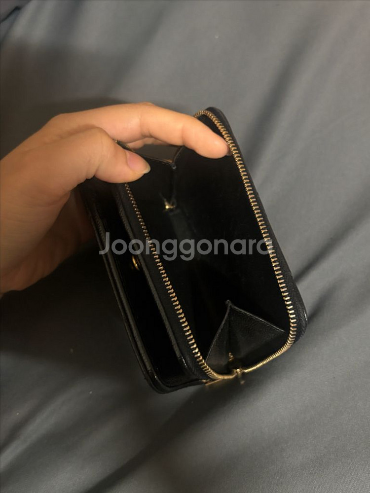 (정품)입생로랑 모노그램 컴팩트 지퍼 어라운드 반지갑--5