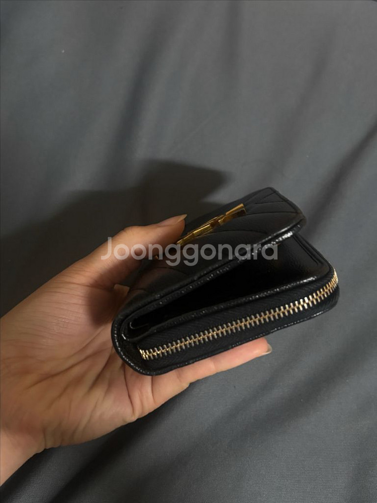 (정품)입생로랑 모노그램 컴팩트 지퍼 어라운드 반지갑--4