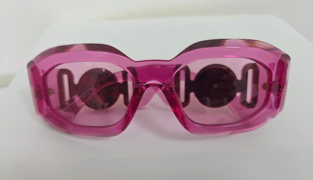 베르사체 메두사 선글라스 이미지