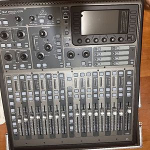 x32 producer 디지털 믹서 하드케이스 포함