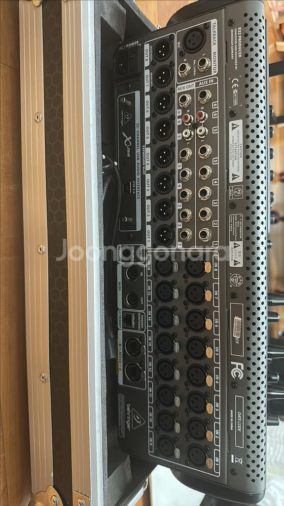 x32 producer 디지털 믹서 하드케이스 포함--4