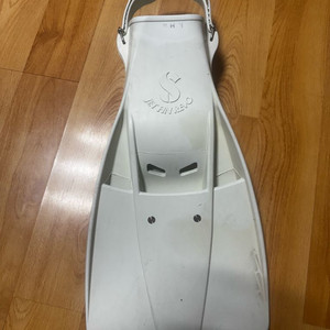 스쿠버프로 제트핀 레보 그란데 사이즈 한쪽 판매합니다