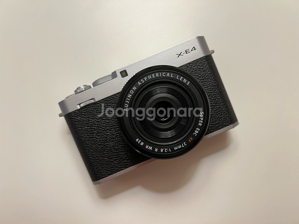 X-E4실버(xe4)BODY + XF 27mm 렌즈포함--0