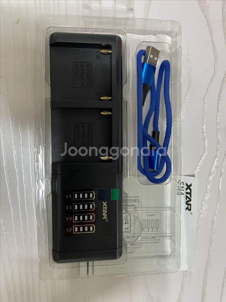 XTAR SN4 배터리 듀얼 쾌속충전기 팝니다.--1