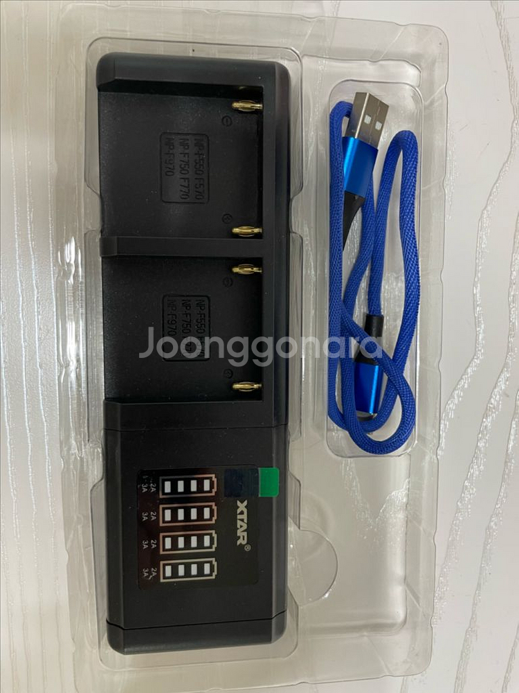 XTAR SN4 배터리 듀얼 쾌속충전기 팝니다.--2