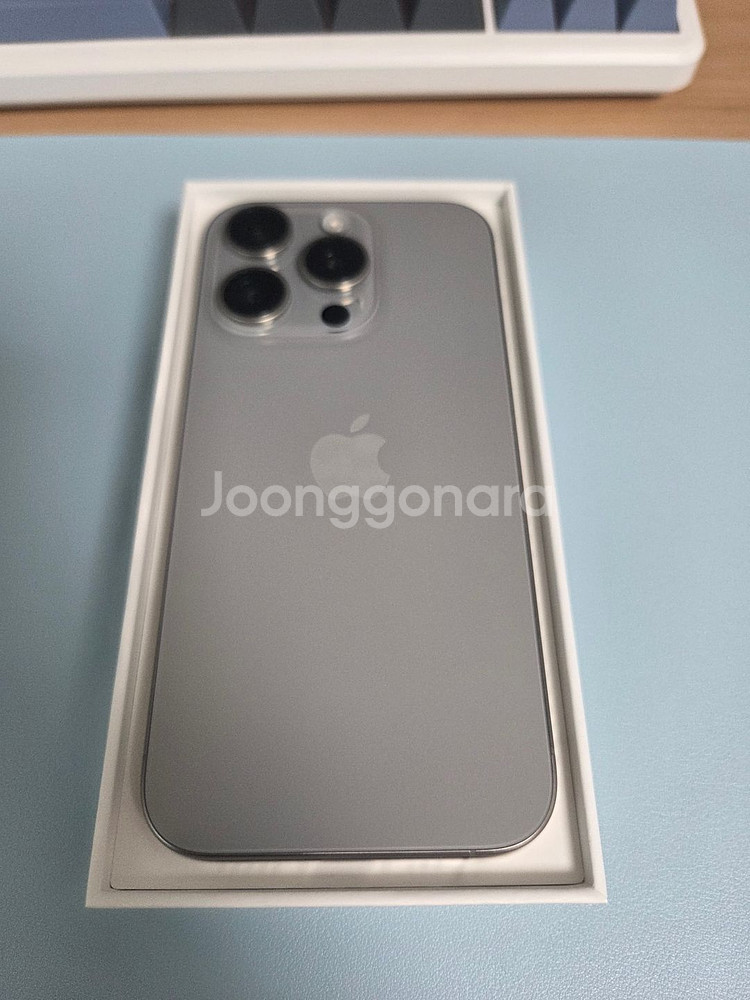 아이폰15pro 128기가 티타늄 판매합니다--0