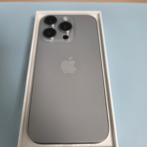 아이폰15pro 128기가 티타늄 판매합니다