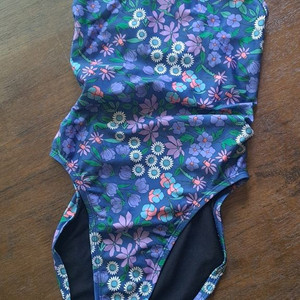 졸린수영복 28 브랜든