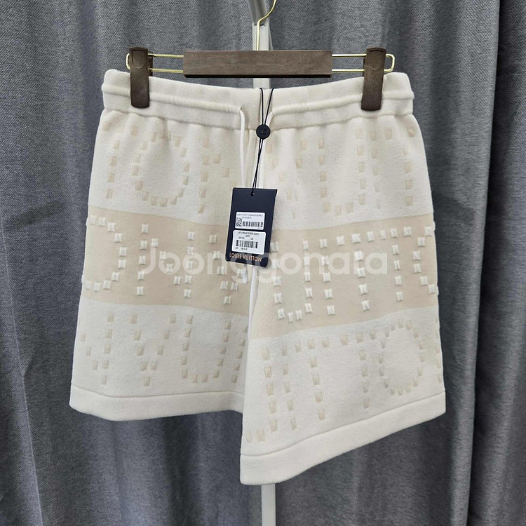 [여성S사이즈]루이비통 레터링 청키 반바지--0