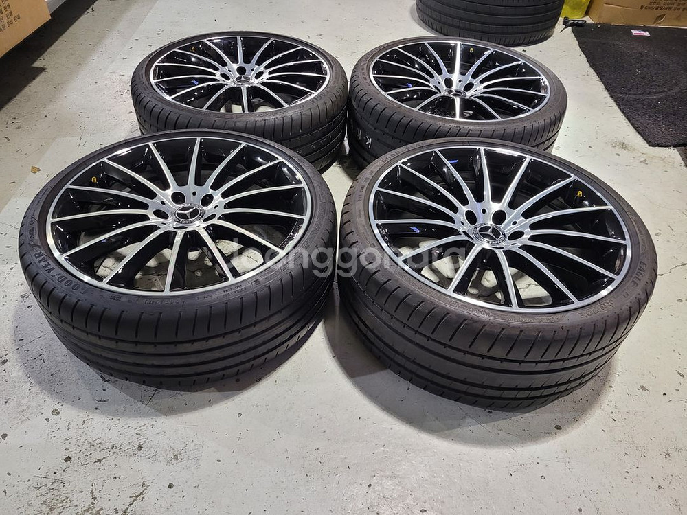 벤츠 CLS AMG마차 20인치 순정품휠타이어--2