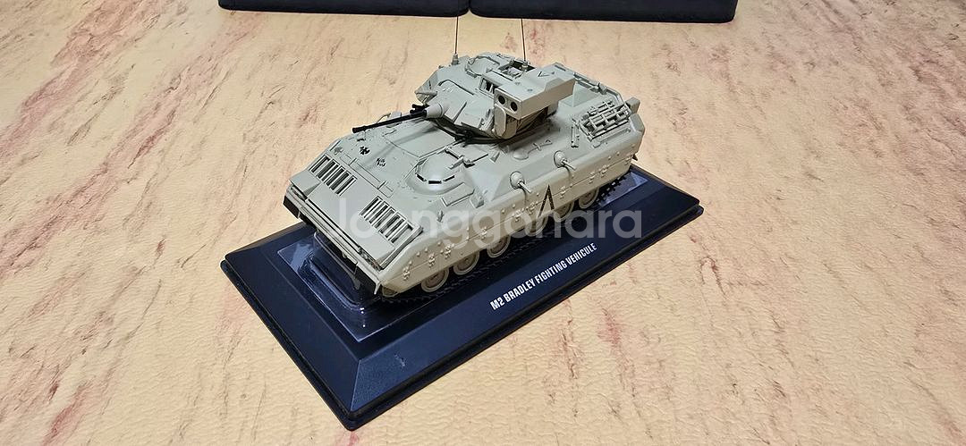 미육군 M2A2브래들리 IFV 1:48--6