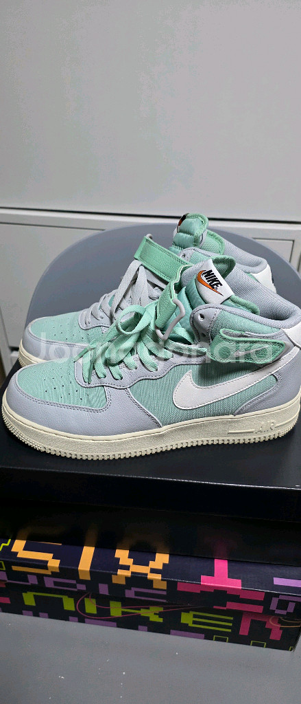 나이키 AIRFORCE 1 MID 07 LX 275--1