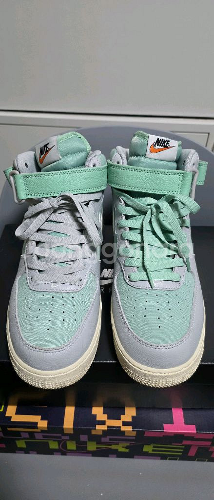 나이키 AIRFORCE 1 MID 07 LX 275--0