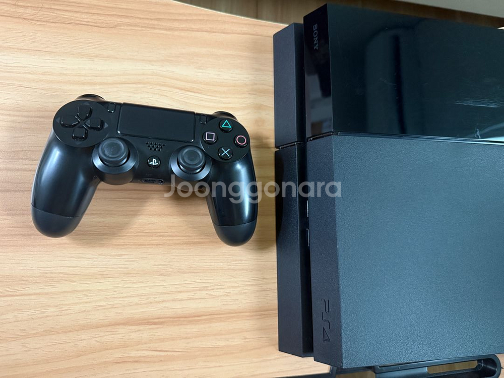 PS4 본체 + 듀얼쇼크--1