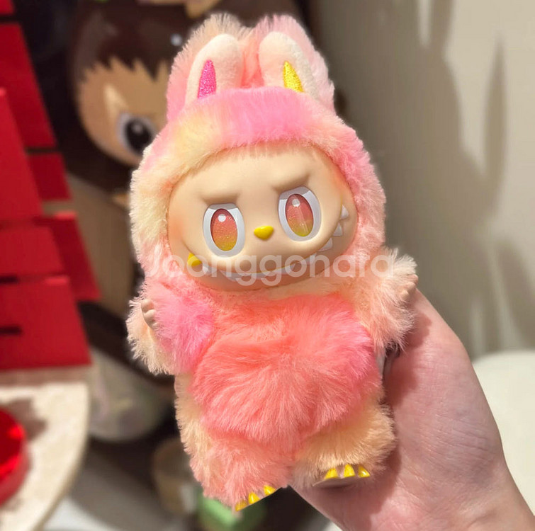 팝마트 빅인더몬스터한정판 라부부 싸게팝니다--2