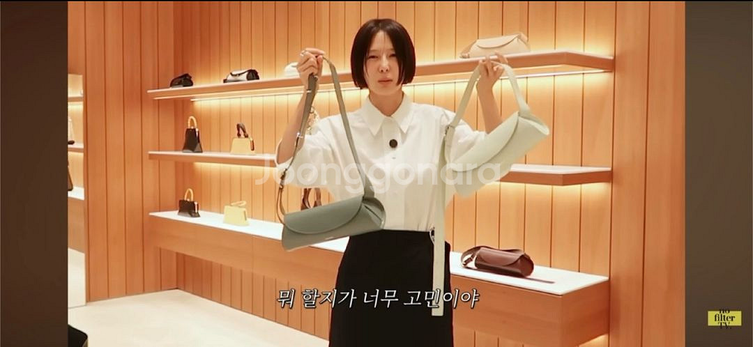 질샌더 카놀로백 스몰 블랙 / 김나영, 이지아, 정려원--1