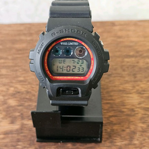 카시오 DW-6900 WHIZ LIMITED 콜라보