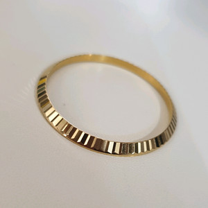 18K 옐로우골드 36mm 플루티드 시계 베젤