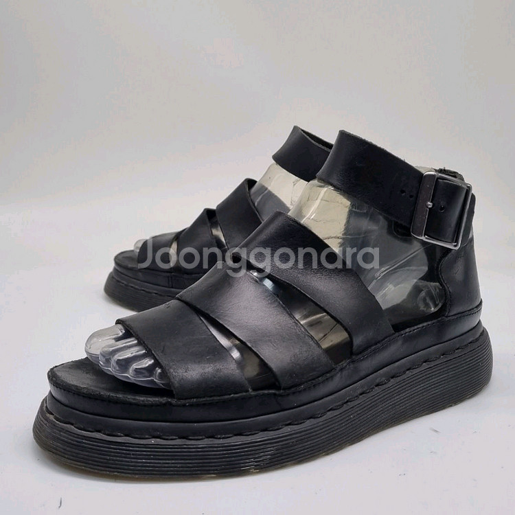 닥터마틴 클라리사 샌들250.--0