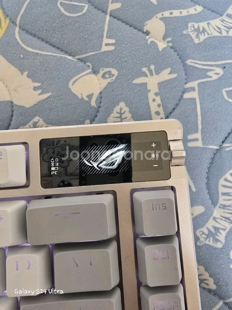 ASUS ROG Azoth 스노우 적축--1