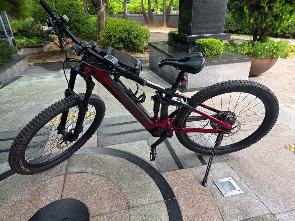 트렉 E-MTB 레일 7 SLX/XT 전기자전거 팝니다--2