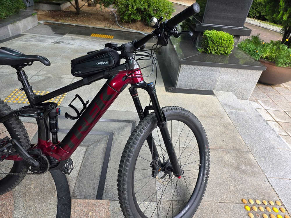 트렉 E-MTB 레일 7 SLX/XT 전기자전거 팝니다--4