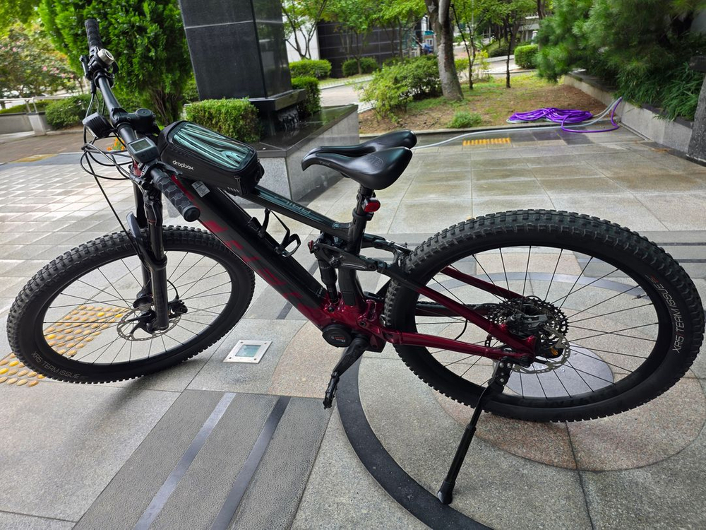 트렉 E-MTB 레일 7 SLX/XT 전기자전거 팝니다--7